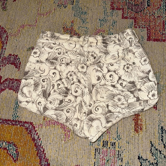 Anthropologie Pilcro Tan Shorts - Picture 5 of 5